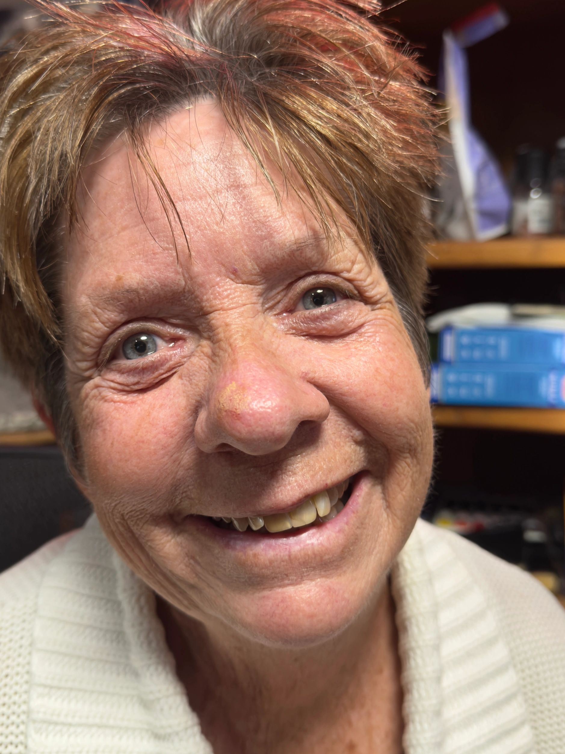 Hi. My name is Dianne Brown. I am proud to represent George Caras, a Florida-based painter with mult