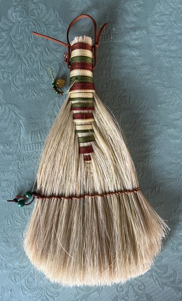 Hawk tail Mini Fiber Broom