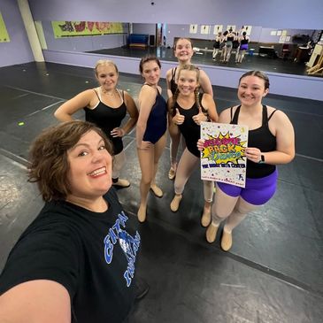 Photo of Annie Bramlage and dance students.