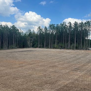 Grading 
Drainage 
Land clearing 
Dirt work
Professional 
Commercial  
Demo