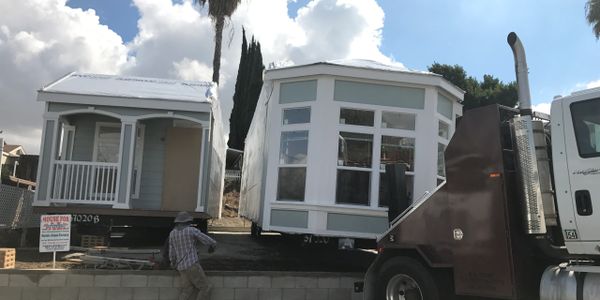 New Mobile Home Delivery in progress