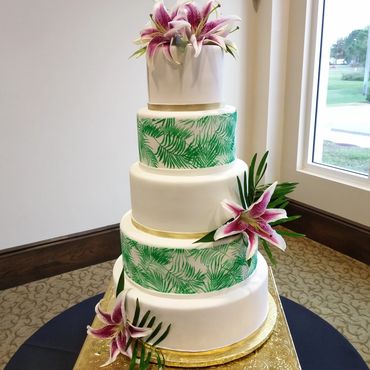 Tropical fern wedding cake