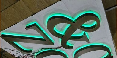 Işıklı tabela kutu çevirme antik bronz yada bakır eskitme.
Tabela, giriş yazısı, asit indirme, Tabela, giriş yazısı, asit indirme, giriş tabelası, Çevresel grafik Tasarım, Yönlendirme, Yön Bulma, İşaretler, Bilgilendirme Tasarımları, grafik Tasarım, İşaretleme Sistemleri, Yön Bulma Sistemleri, Mimari Grafik Tasarım, İç Mimari ve Grafik Tasarım, sign, signage, paslanmaz çelik, kutu çevirme, antik bronz yada bakır eskitme, Oda Kapı Numarası, Oda Kapı Numaraları, Kapı Oda Numarası, Kapı Oda Numaraları, Oda Kapı Numara, Oda Kapı Numarası, Kapı Oda Numara, Kapı Oda Numara, Yönlendirme Sistemleri, Kat Yönlendirme, Kat Yönlendirmeleri, Kat Yönlendirmesi, Otel Kat Yönlendirme, Otel Kat Yönlendirmeleri, Otel Kat Yönlendirmesi, Yönlendirme Sistemleri, Işıklı Oda Kapı Numaraları ve Işıklı Kapı Oda Numaraları, Yönlendirme Sistemleri, Otel Yönlendirme Sistemleri, Yönlendirme Sistemleri, Otel Yönlendirme, Otel Kat Yönlendirme, Otel Kat Yönlendirmesi, Otel Kat Yönlendirmeleri, Otel Dış Yönlendirme, Otel Dış Yönlendirmesi, Otel Dış Yönlendirmeleri