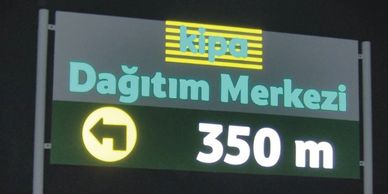 Alışveriş Merkezleri Dış Mekan Yönlendirme Sistemleri İle İlgili Örnek İmalatımız. Otopark Yönlendirme Sistemleri, Mimari Yönlendirme Sistemleri, Trafik Sinyalizasyon Proje Danışmanlık