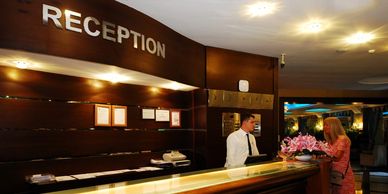 Resepsiyon Krom Kutu Harf İmalat Örneği ile Oda Fiyatı Döviz Panosu İmalatları