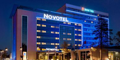 Kurumsal Otel Logoları ve Tabelaları Özel Olarak Hazırladığımız Aparatlarla  Monte Edilmektedir.