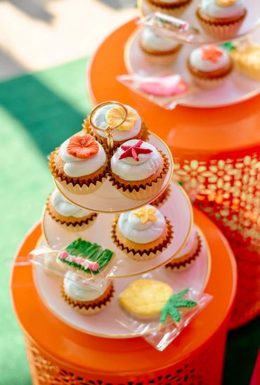 Laua themed birthday cupcakes