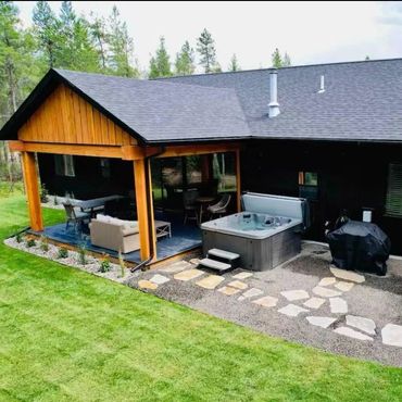 Belton Stage Luxury Getaway in West Glacier, MT