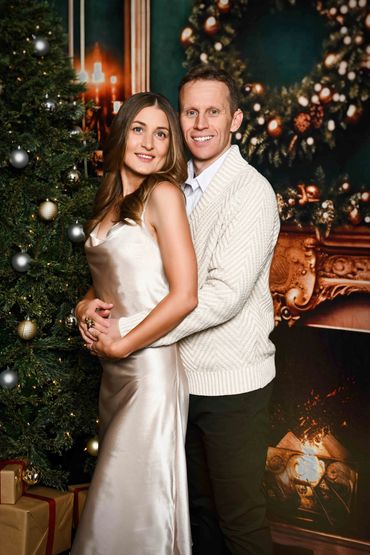 family photographer, family photoshoot, christmas photoshoot, studio family photoshoot, photographer