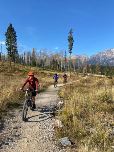 mountains jasper alberta pyramid