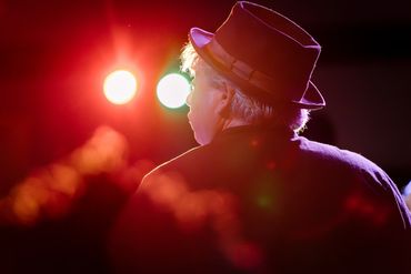 Dan the Piano Man at the 2025 Dueling Pianos fundraiser