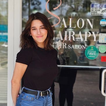 Jr hairstylist smiling for her profile pic