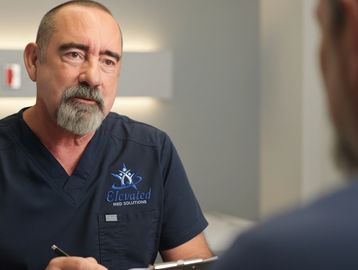 Patient receiving cognitive therapy after an injury