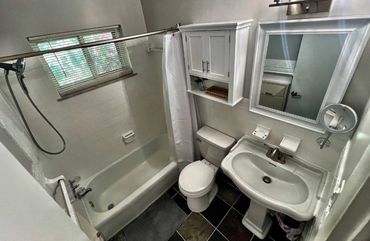 Shared bath with tub/shower combo