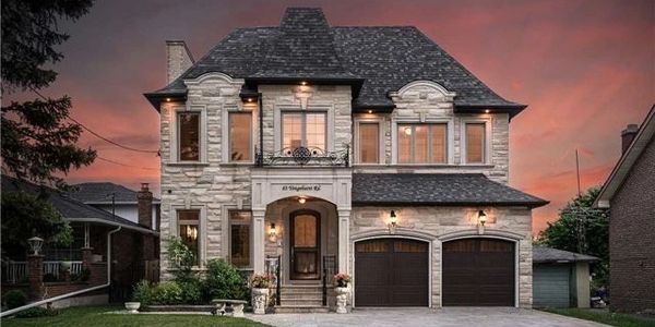 Spacious luxury estate with pool and outdoor living area