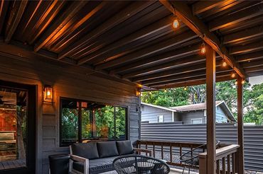 Sit and Enjoy the wildlife from the back patio with Family & Friends.