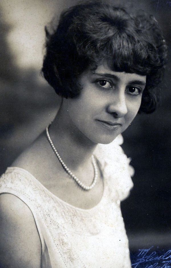 Mae Miller, 1925