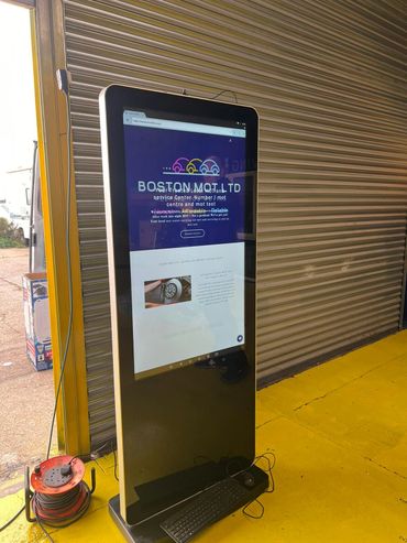 In house advertising screens