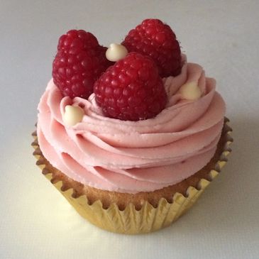 Raspberry and White Chocolate Cupcake by Poppy's Cupcakes London. Ideal Party food for a Birthday.