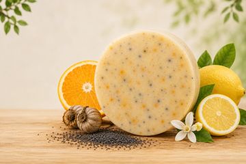 Savon naturel avec agrumes et graines de pavot.