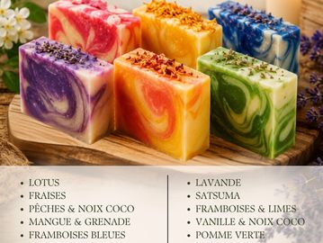 Savons colorés naturels avec différentes senteurs.