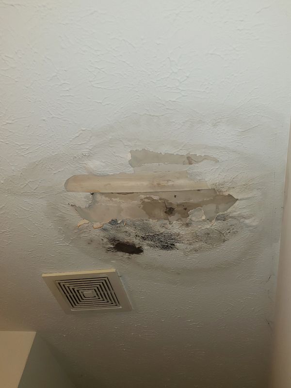 Damage ceiling
Roof leak