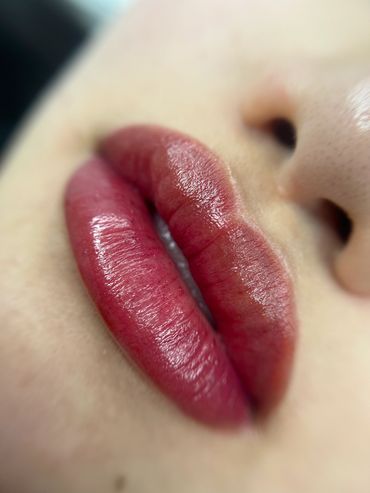 Lip Blush Near Me
Red Lips after Lip Blushing treatment
