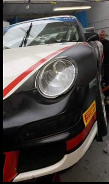 Porsche windscreen replacement Harlow