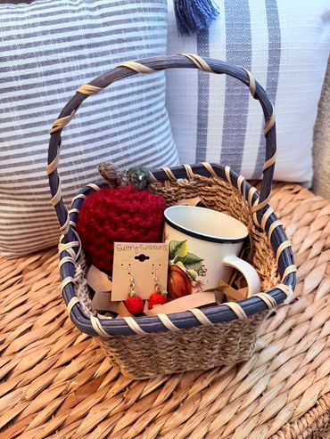 Apple themed gift basket.
