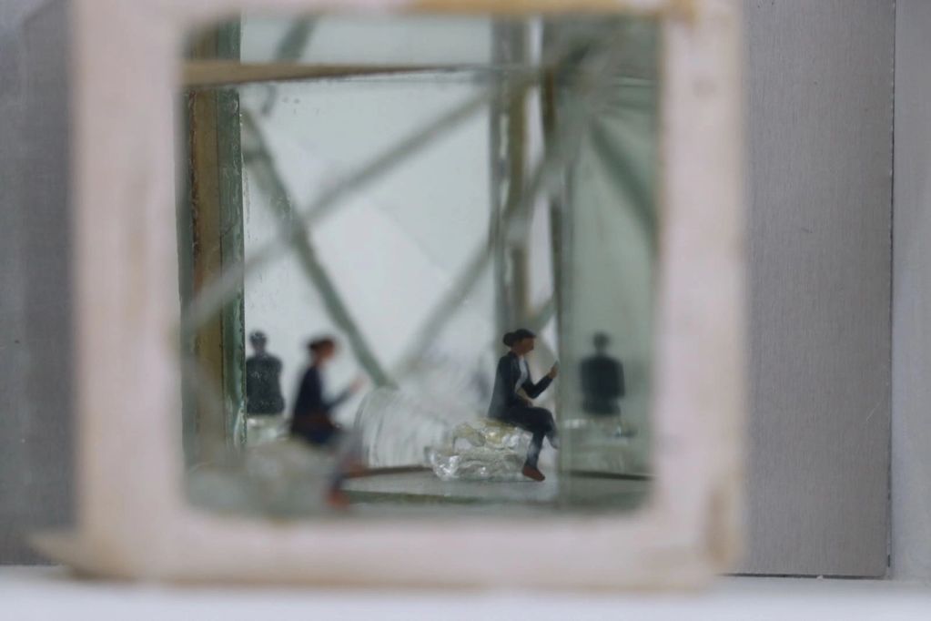 TITLE: #selfie
SERIES: “ESCENARIOS”
2018
MIXED MEDIA
6’ X 6’ X 4’