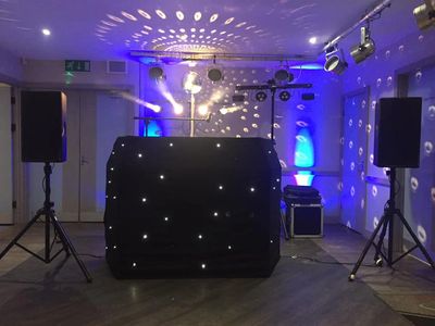 Experienced DJ, weddings, birthdays, parties, retro disco parties, children's entertainer