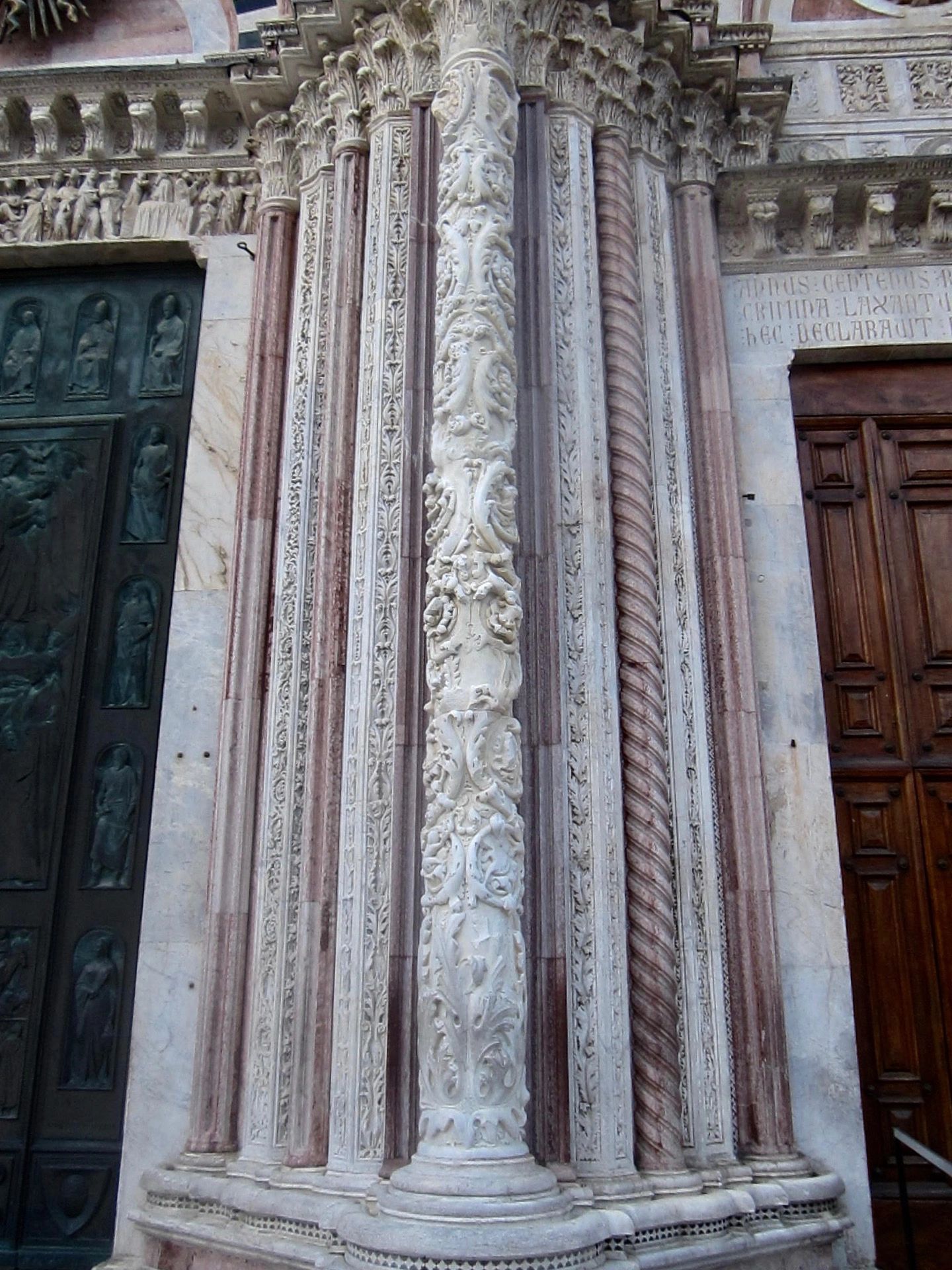 Marble columns sculpture, Duomo of Sienna, Italy replicated by Marcello Giorgi sculptor.
