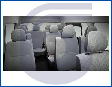 Interior de camioneta para 13 personas Toyota Hiace