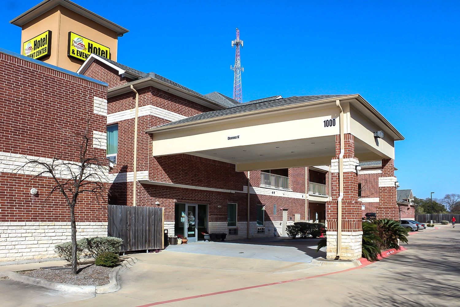 Welcome to the Bungalows Hotel & Event Center in Cedar Park, Texas