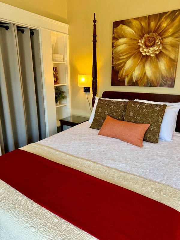 Plum Blossom Room Queen bed