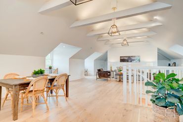 Penthouse mountain views in all directions. Boutique Kalispell lodging. Hotel, Vacation rental