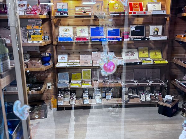 Walk in cigar humidifier
