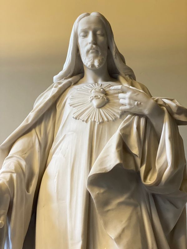 Sacred heart Jesus statue
