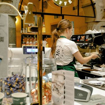 e-devlet onaylı
BARMEN 
BARİSTA
SERVİS ELEMANI GARSON
PROFESYONEL BARİSTA
KAHVE HAZIRLAMA
belge