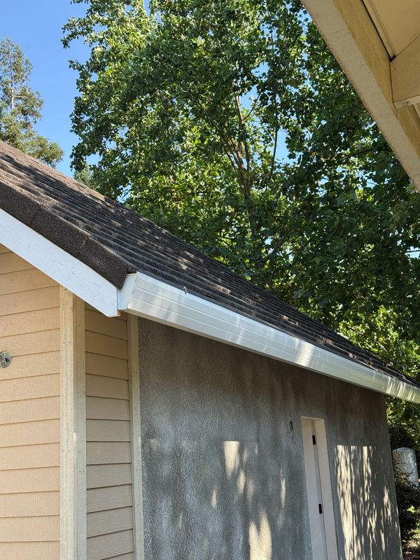 Timberwood Unified Steel stone coated roof installation in Ripon, CA.