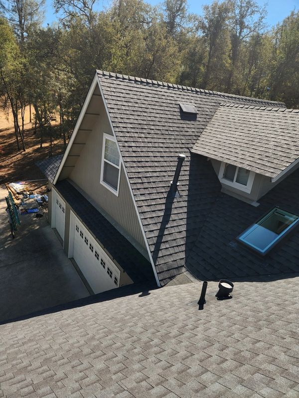 Charcoal GAF Timberline HDZ RS Roof Shingles installation and repair in Tracy, CA.