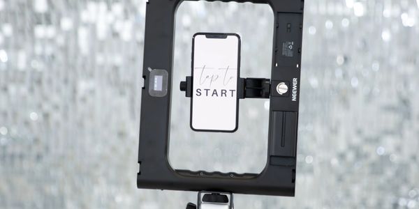 Displaying 360 photobooth interface.