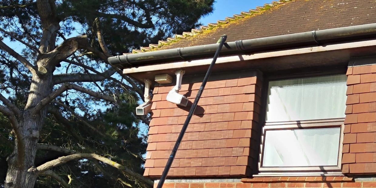 Fascia Cleaning, Gutter cleaning, window cleaning