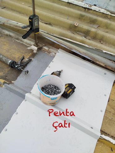 Antrepo çatı tamiri