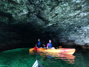 Cave Point kayak tours 