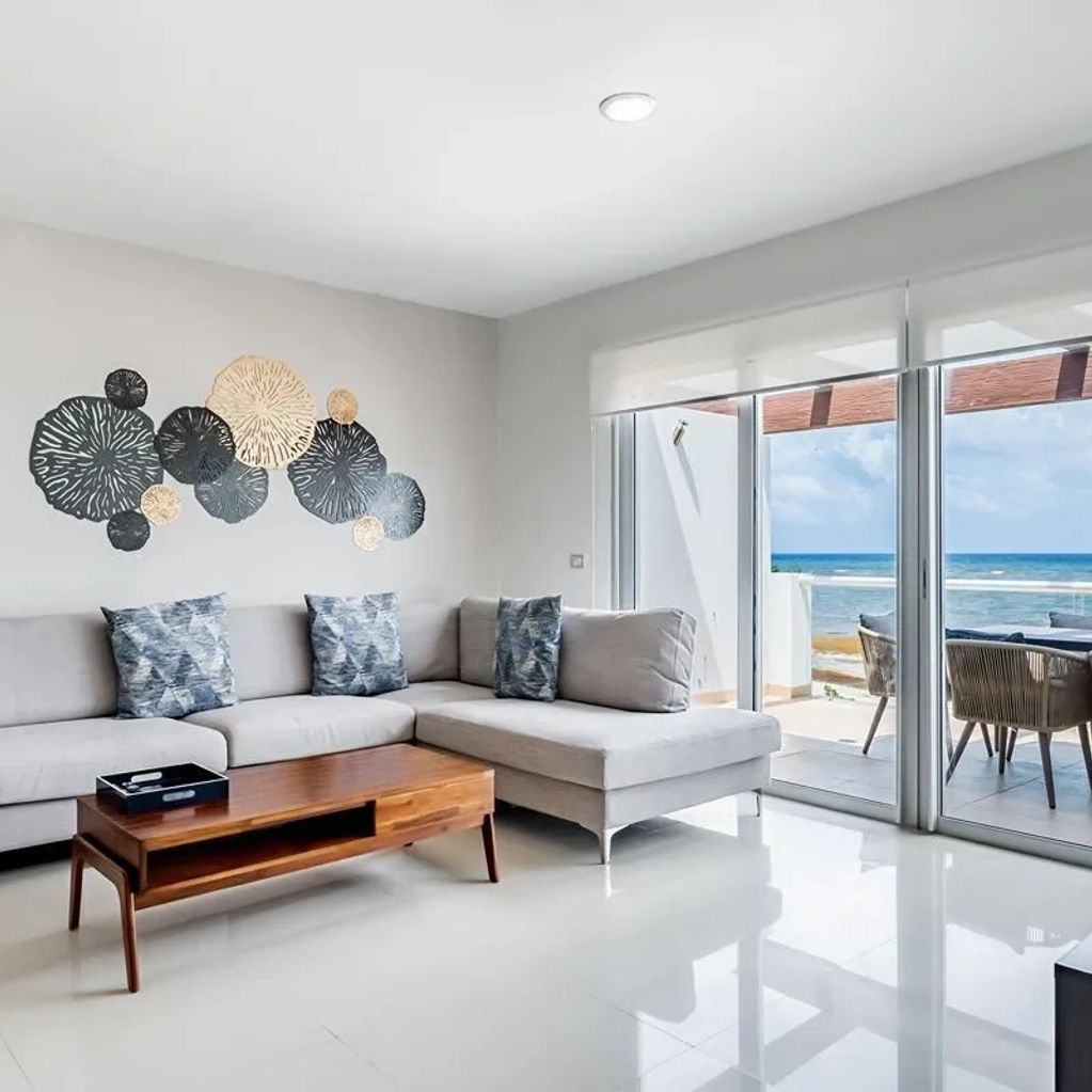 Descripción
Hermoso Penthouse en Mareazul es un "Resort Living". en Playa del Carmen,