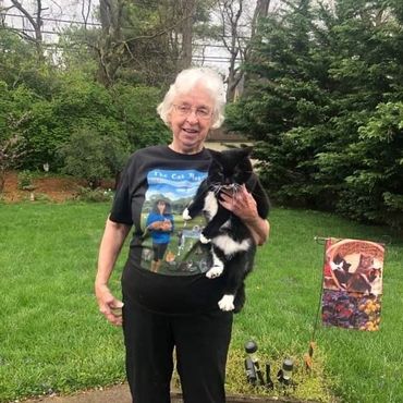 Cat Magnet Book Fan! Judy From Kentucky with her cute cat!