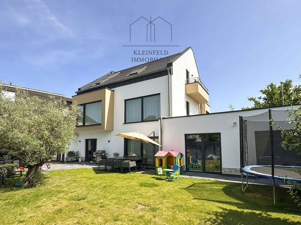 Elegantes Luxus-Einfamilienhaus mit exklusiver Ausstattung Köln Immobilienmakler Architektenhaus