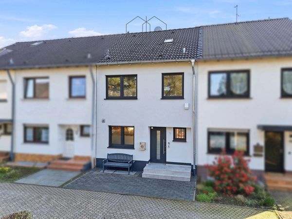 Kernsaniertes, modernes Haus mit DG-Studio und Garage im attraktiven Malerviertel von Pulheim