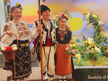 Folk Group Bulgari at Melbourne International Flower & Garden Show with Gantcho of Melbourne